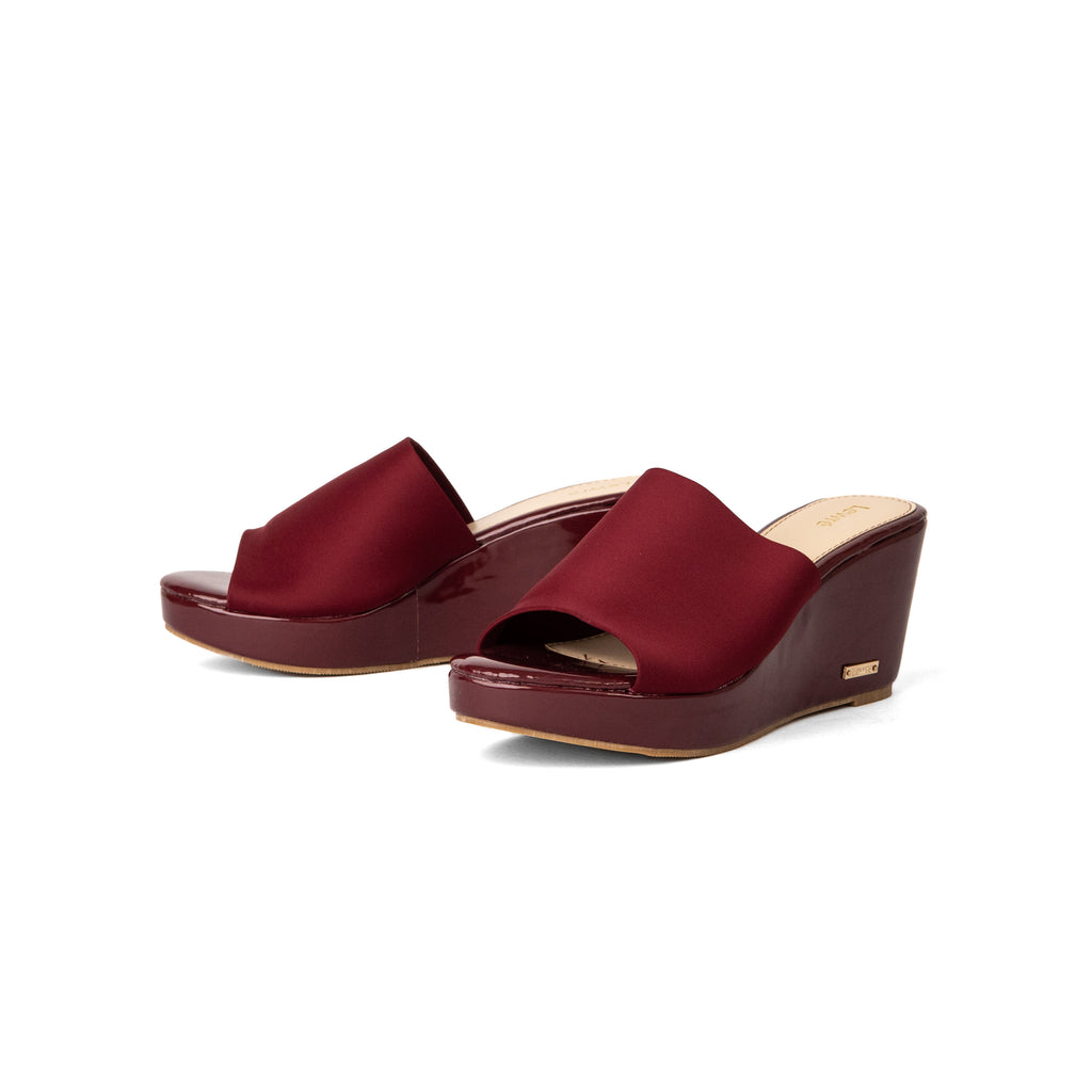 Lewré Leila maroon wedge sandals with wide elastic fabric straps and open toes
